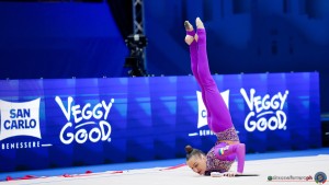 aa q karika polina ukr sfe01413 copia simone ferraro ph